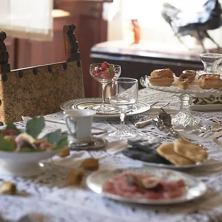 بيت ضيافة Casa Schirolli 3*